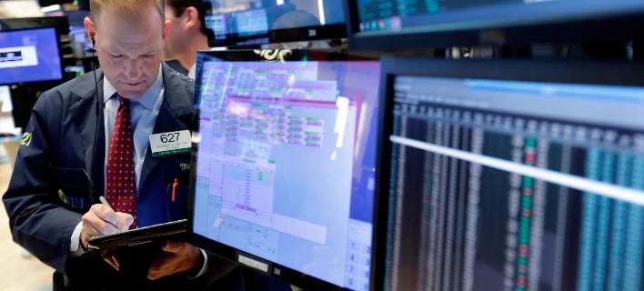 Σε «ελεύθερη πτώση» το πετρέλαιο – Η απόφαση Τραμπ για το Ιράν αλλάζει το γεωπολιτικό σκηνικό